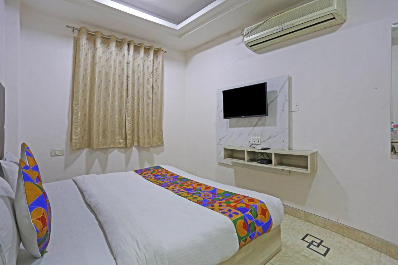 Hotel Sterling Inn, Nueva Delhi Exterior foto