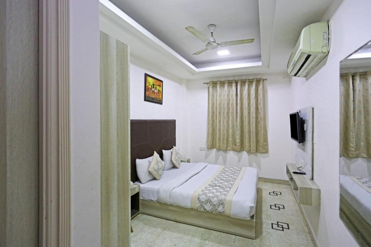 Hotel Sterling Inn, Nueva Delhi Exterior foto