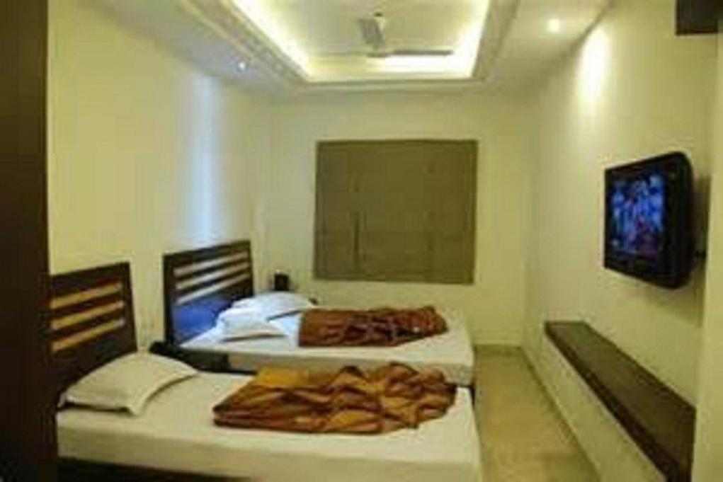 Hotel Sterling Inn, Nueva Delhi Exterior foto